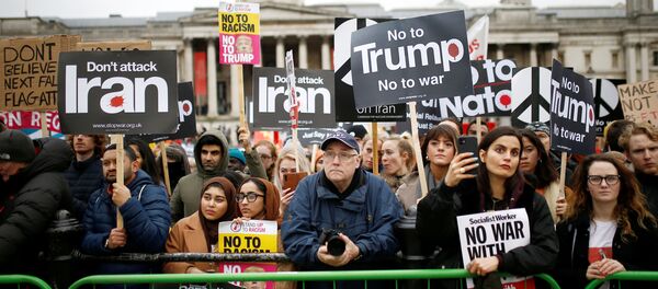 Una protesta por la paz en irán en Londres - Sputnik Mundo
