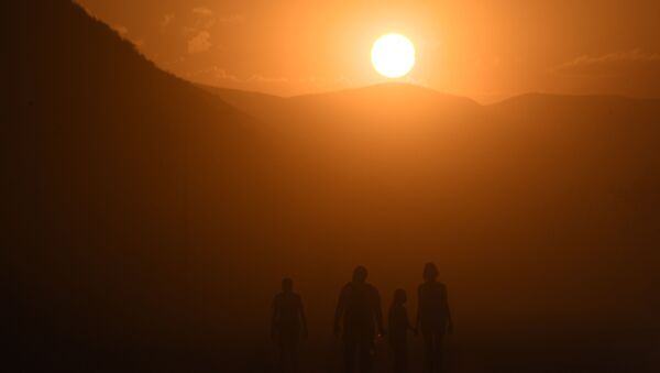 Un amanecer (imagen referencial) - Sputnik Mundo