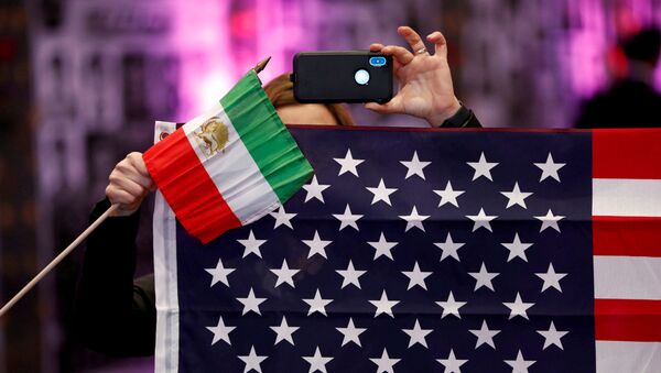 Las banderas de Irán y EEUU - Sputnik Mundo