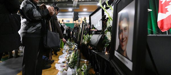 Homenaje a las víctimas del siniestro del avión ucraniano en Teherán, Irán - Sputnik Mundo