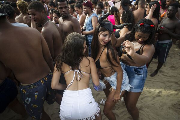 Empieza la temporada de carnavales en Río de Janeiro - Sputnik Mundo