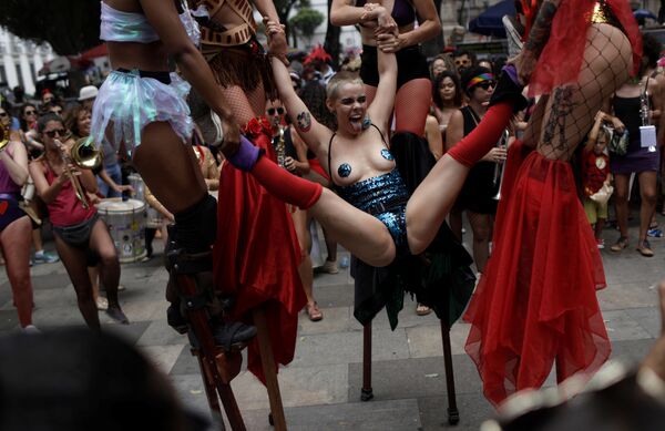 Empieza la temporada de carnavales en Río de Janeiro - Sputnik Mundo