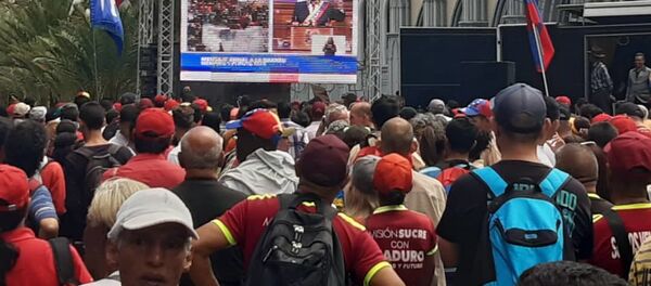 Marcha de seguidores del Gobierno venezolano llega a la Asamblea Nacional Constituyente, para escuchar el mensaje anual del presidente Nicolás Maduro - Sputnik Mundo