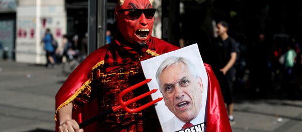 Protestas contra Sebastián Piñera en Chile - Sputnik Mundo
