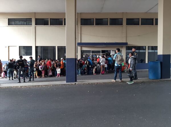 La larga marcha: bloqueos a megacaravana de migrantes hondureños - Sputnik Mundo