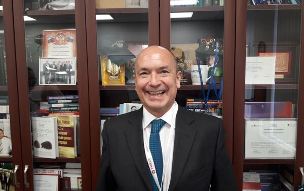 Santiago Íñiguez de Onzoño - Sputnik Mundo