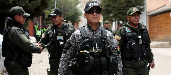 La Policía boliviana en las calles de La Paz - Sputnik Mundo