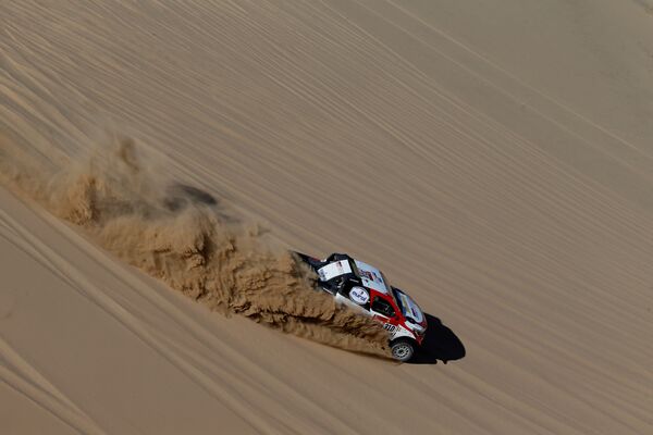 Adrenalina en el desierto: el 'rally' Dakar 2020, en imágenes - Sputnik Mundo