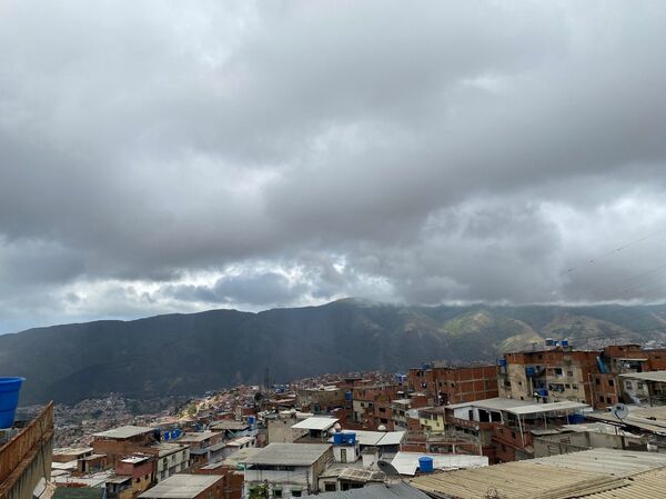 Hijos del éxodo venezolano: historias invisibles de los niños que migran con sus padres - Sputnik Mundo