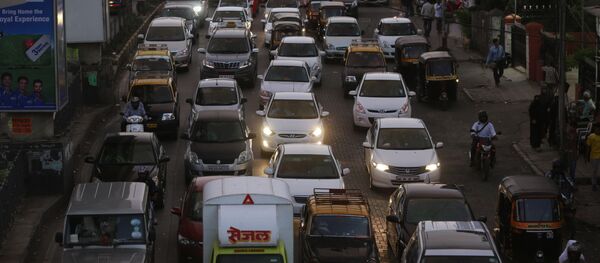 Un atasco en la ciudad de Bombay (India) Un atasco en la ciudad de Bombay (India) - Sputnik Mundo