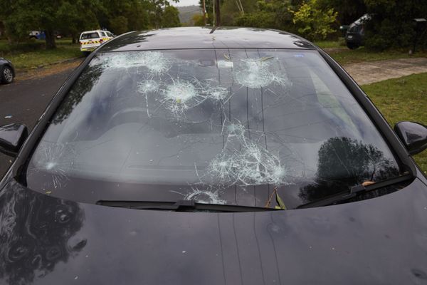Canberra se cubre de granizo del tamaño de pelotas de golf | Vídeo, foto - Sputnik Mundo