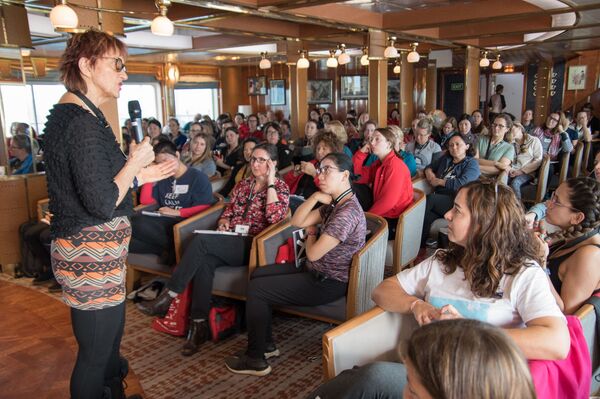 Desde la Antártida: el batallón de científicas que se forma para salvar el planeta - Sputnik Mundo