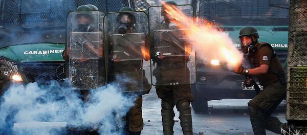 Protestas anti-gubernamentales en Chile Protestas anti-gubernamentales en Chile - Sputnik Mundo