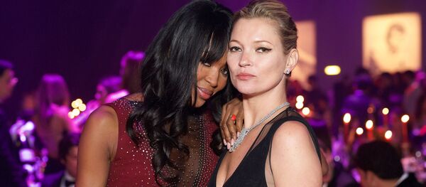 Las modelos Naomi Campbell y Kate Moss - Sputnik Mundo