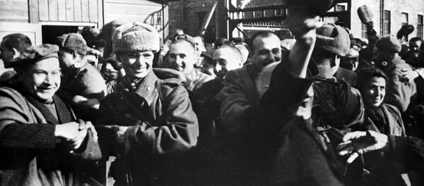 Hace 75 años, la Unión Soviética liberó a los prisioneros de Auschwitz - Sputnik Mundo