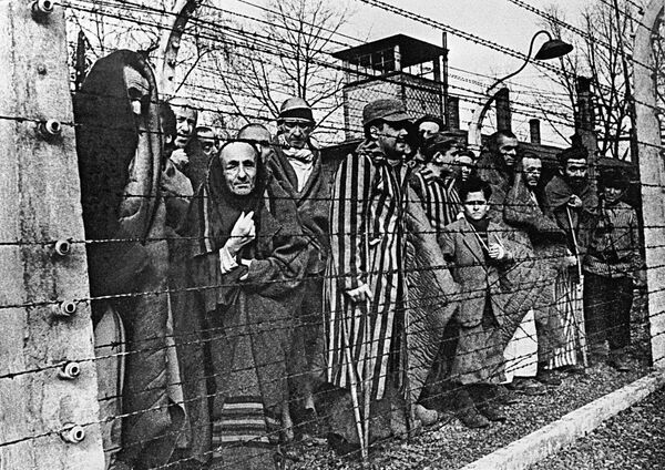 Hace 75 años, la Unión Soviética liberó a los prisioneros de Auschwitz - Sputnik Mundo