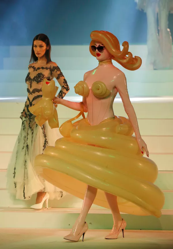 Un adiós extraordinario: el último desfile de Jean-Paul Gaultier en París
Un adiós extraordinario: el último desfile de Jean-Paul Gaultier en París
- Sputnik Mundo
