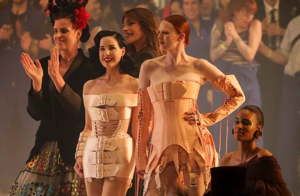 Un adiós extraordinario: el último desfile de Jean-Paul Gaultier en París
Un adiós extraordinario: el último desfile de Jean-Paul Gaultier en París
- Sputnik Mundo