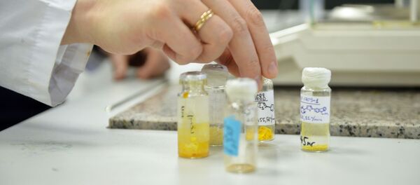 Unas muestras en laboratorio (imagen referencial) - Sputnik Mundo