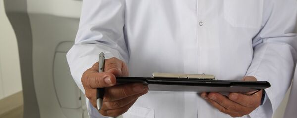 Un médico (imagen referencial) Un médico (imagen referencial) - Sputnik Mundo