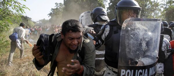 Detención de migrantes en México - Sputnik Mundo