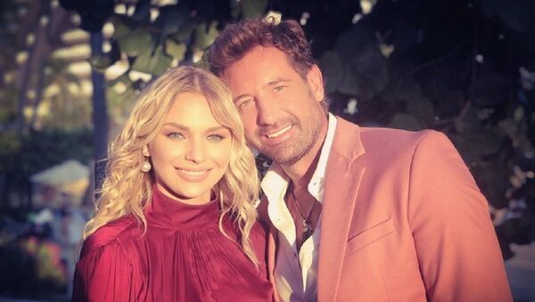 La actriz Irina Baeva junto al actor Gabriel Soto - Sputnik Mundo