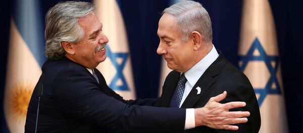 El presidente de Argentina, Alberto Fernández, y el primer ministro israelí, Benjamín Netanyahu - Sputnik Mundo