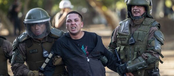 Protestas en Santiago, Chile - Sputnik Mundo