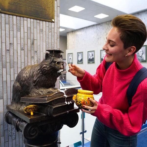 Tatianas, hidromiel y estatuas: las curiosas tradiciones del Día del Universitario en Rusia - Sputnik Mundo