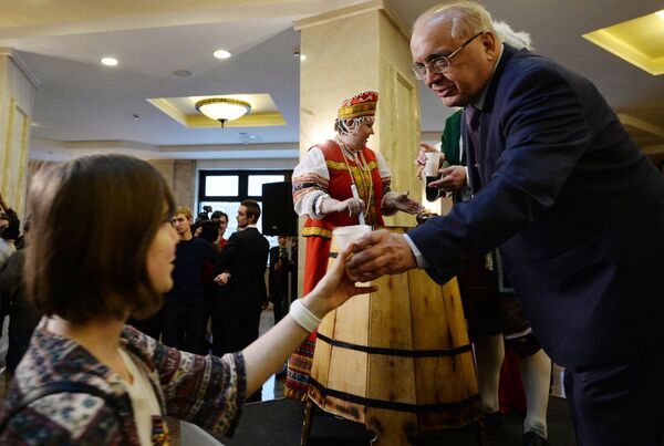 Tatianas, hidromiel y estatuas: las curiosas tradiciones del Día del Universitario en Rusia - Sputnik Mundo