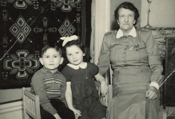 Sobrevivir el Holocausto: dos 'niñas escondidas' narran sus conmovedoras historias - Sputnik Mundo