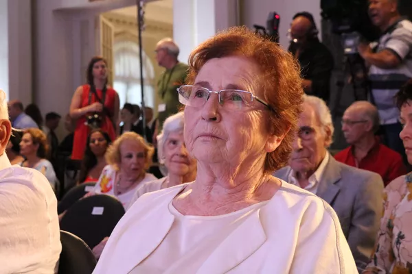 Sobrevivir el Holocausto: dos 'niñas escondidas' narran sus conmovedoras historias Sobrevivir el Holocausto: dos 'niñas escondidas' narran sus conmovedoras historias - Sputnik Mundo