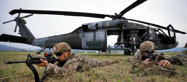 Maniobras militares de paracaidismo de EEUU y Colombia - Sputnik Mundo