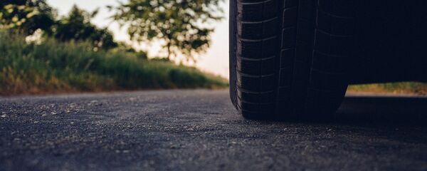 Una rueda del coche (imagen referencial) - Sputnik Mundo