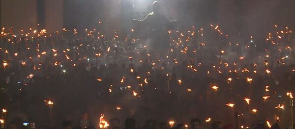 La Habana se ilumina con la Marcha de las Antorchas en honor a José Martí  - Sputnik Mundo