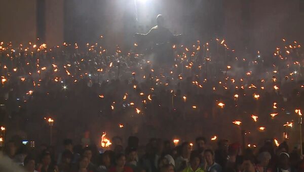 La Habana se ilumina con la Marcha de las Antorchas en honor a José Martí  - Sputnik Mundo