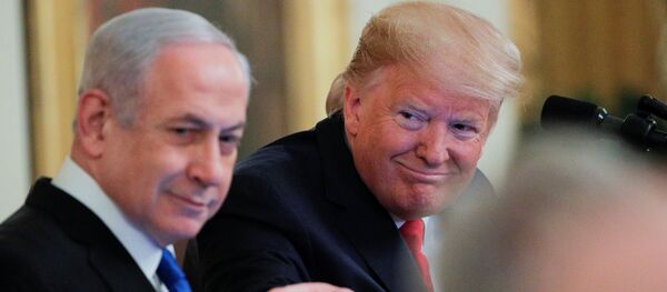 El primer ministro israelí, Benjamin Netanyahu, y el presidente estadounidense, Donald Trump - Sputnik Mundo
