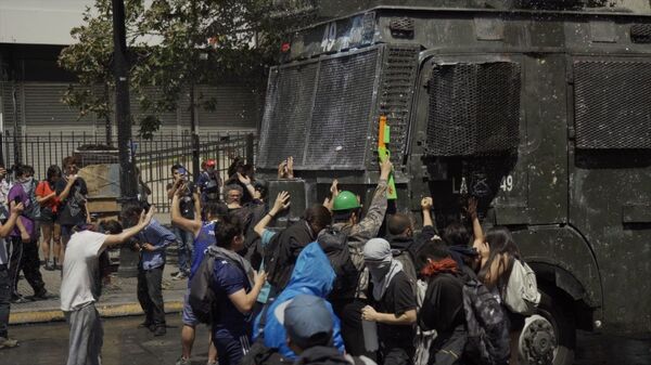 El grito de auxilio en Chile ante el abuso de las autoridades en el estallido social El grito de auxilio en Chile ante el abuso de las autoridades en el estallido social - Sputnik Mundo