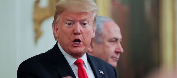 El presidente de Estados Unidos, Donald Trump, y el primer ministro de Israel, Benjamín Netanyahu - Sputnik Mundo
