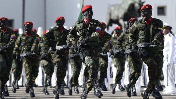 Miembros de la Fuerza Armada Nacional Bolivariana Miembros de la Fuerza Armada Nacional Bolivariana - Sputnik Mundo