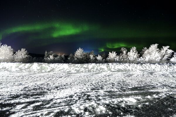 Como en un cuento: así se ven las auroras boreales en Rusia - Sputnik Mundo