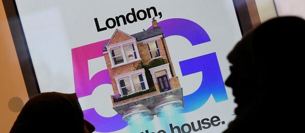 Poster de la tecnología 5G en Londres - Sputnik Mundo
