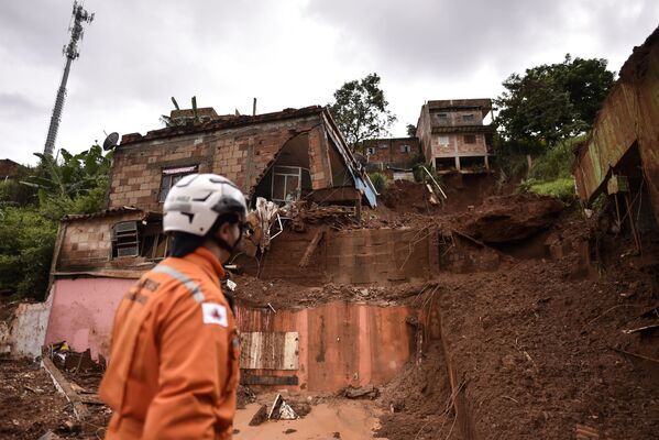 Lluvias tropicales en Brasil: inundaciones, deslizamientos de tierra y decenas de muertes
 - Sputnik Mundo