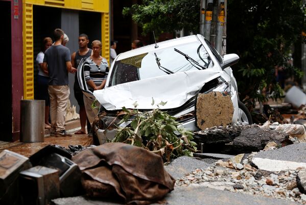 Lluvias tropicales en Brasil: inundaciones, deslizamientos de tierra y decenas de muertes
 - Sputnik Mundo