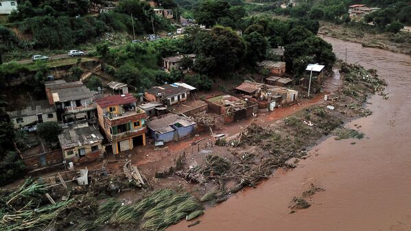 Lluvias tropicales en Brasil: inundaciones, deslizamientos de tierra y decenas de muertes
 - Sputnik Mundo