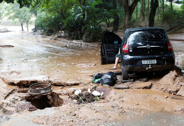 Lluvias tropicales en Brasil: inundaciones, deslizamientos de tierra y decenas de muertes
 - Sputnik Mundo