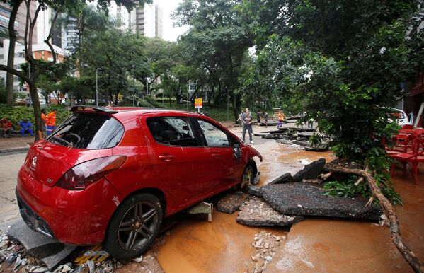 Lluvias tropicales en Brasil: inundaciones, deslizamientos de tierra y decenas de muertes
 - Sputnik Mundo