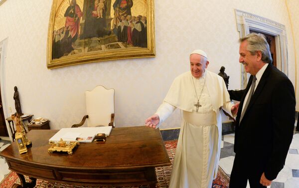 El papa Francisco recibe en Vaticano al presidente de Argentina, Alberto Fernández - Sputnik Mundo