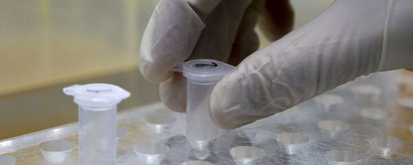 Unas muestras del material biológico para detección de coronavirus - Sputnik Mundo