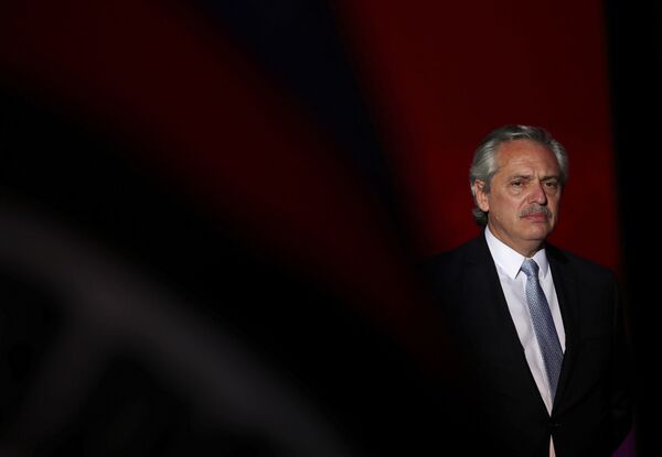 Tres gobiernos con Precios Cuidados: ¿sirven para bajar la inflación en Argentina? Tres gobiernos con Precios Cuidados: ¿sirven para bajar la inflación en Argentina? - Sputnik Mundo